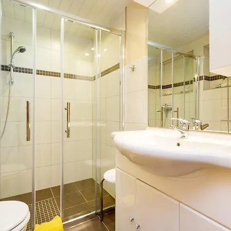 Apartment Rügenurlaub 1 *